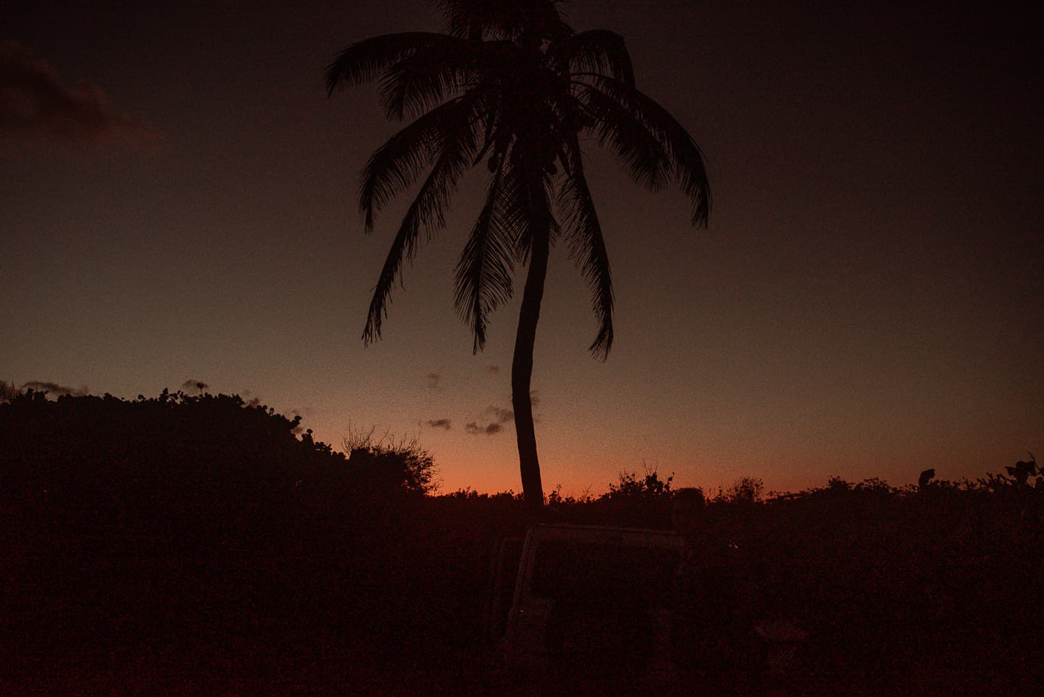 Fotografía de save the date en Cancun por Jesús Amaya fotógrafo de bodas destino en México